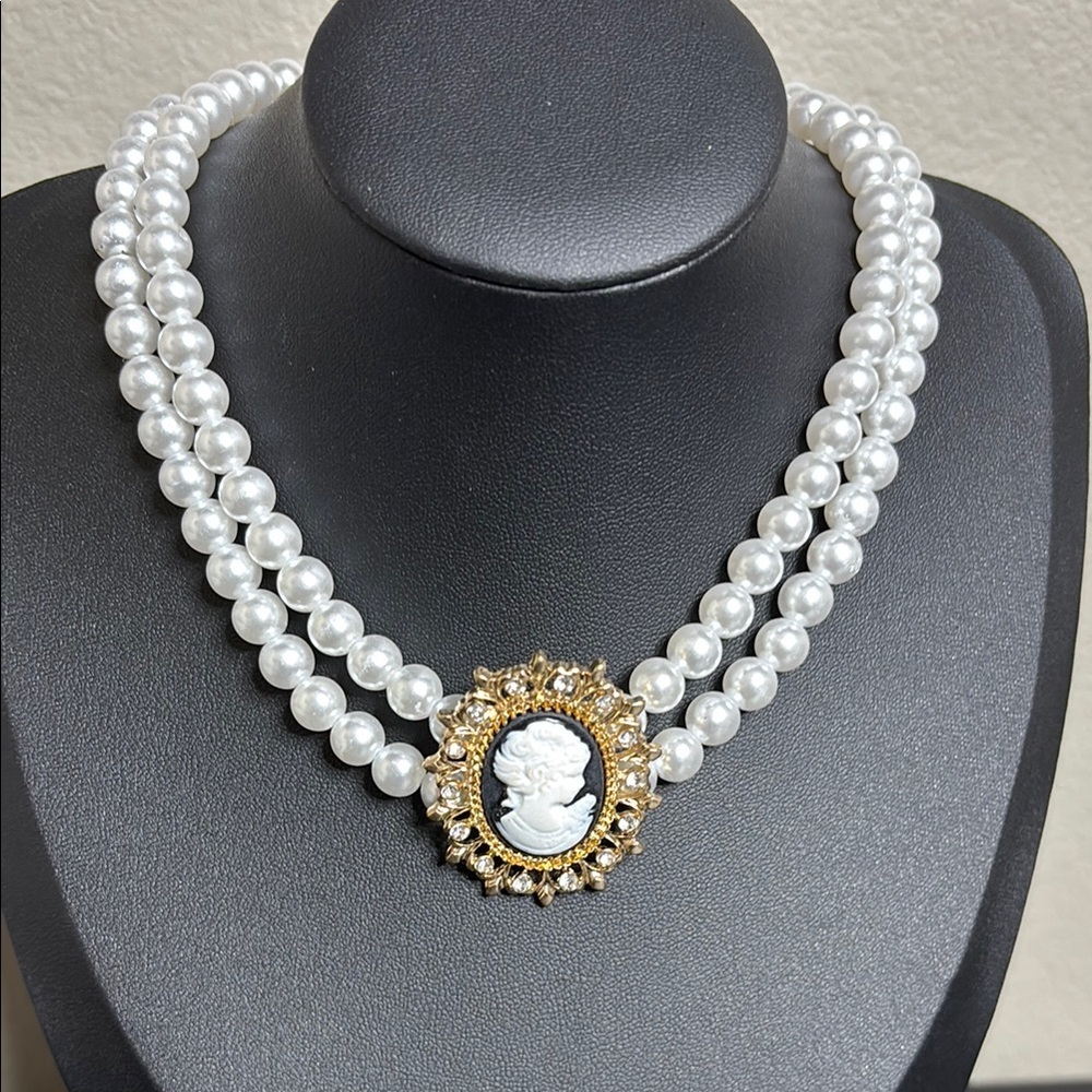 Costume Fashion Faux Pearl Cameo Choker Necklace Beaded Rhinestone Retro
